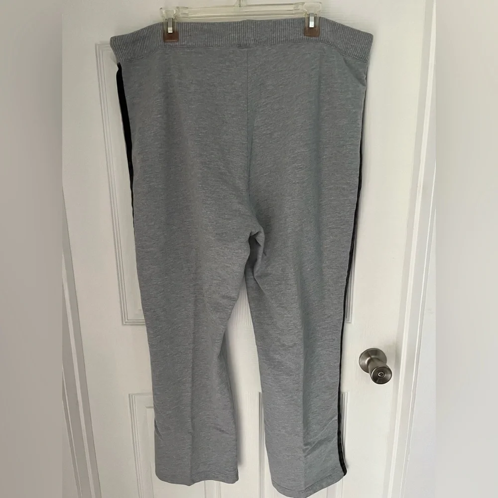New York Laundry plus Gray Sweatpants with Black Accents